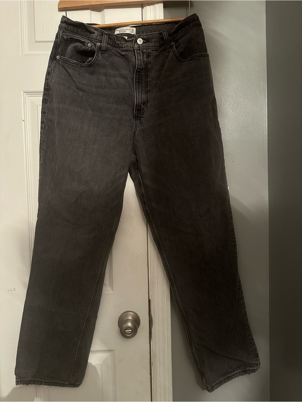 Abercrombie & Fitch Men's Washed Black Straight Jeans